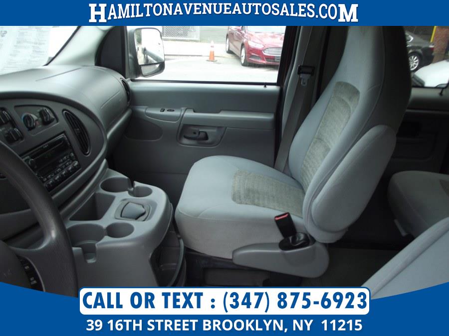 Used Ford Econoline Wagon XLT 2005 | Hamilton Avenue Auto Sales DBA Nyautoauction.com. Brooklyn, New York Used Ford Econoline Wagon XLT 2005 | Hamilton Avenue Auto Sales DBA Nyautoauction.com. Brooklyn, New York