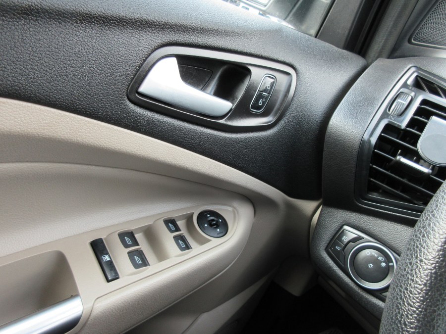 2017 Ford Escape SE 4WD, available for sale in Linden, New Jersey | Route 27 Auto Mall. Linden, New Jersey 2017 Ford Escape SE 4WD, available for sale in Linden, New Jersey | Route 27 Auto Mall. Linden, New Jersey