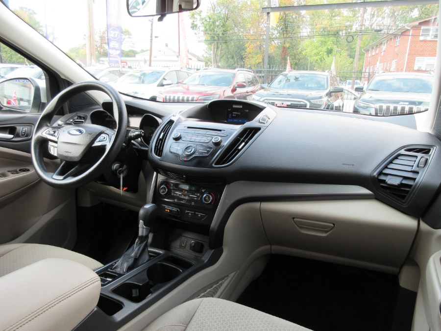 2017 Ford Escape SE 4WD, available for sale in Linden, New Jersey | Route 27 Auto Mall. Linden, New Jersey 2017 Ford Escape SE 4WD, available for sale in Linden, New Jersey | Route 27 Auto Mall. Linden, New Jersey