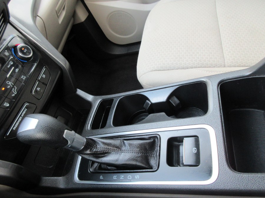 2017 Ford Escape SE 4WD, available for sale in Linden, New Jersey | Route 27 Auto Mall. Linden, New Jersey 2017 Ford Escape SE 4WD, available for sale in Linden, New Jersey | Route 27 Auto Mall. Linden, New Jersey