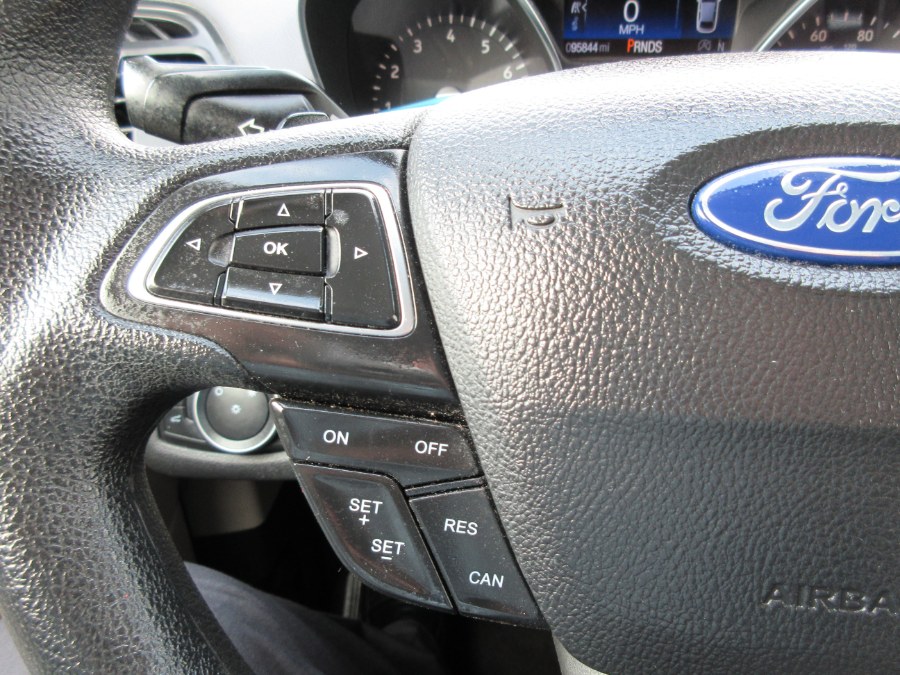 2017 Ford Escape SE 4WD, available for sale in Linden, New Jersey | Route 27 Auto Mall. Linden, New Jersey 2017 Ford Escape SE 4WD, available for sale in Linden, New Jersey | Route 27 Auto Mall. Linden, New Jersey