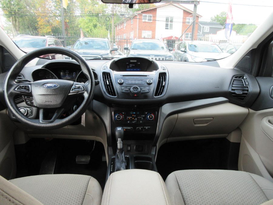 2017 Ford Escape SE 4WD, available for sale in Linden, New Jersey | Route 27 Auto Mall. Linden, New Jersey 2017 Ford Escape SE 4WD, available for sale in Linden, New Jersey | Route 27 Auto Mall. Linden, New Jersey