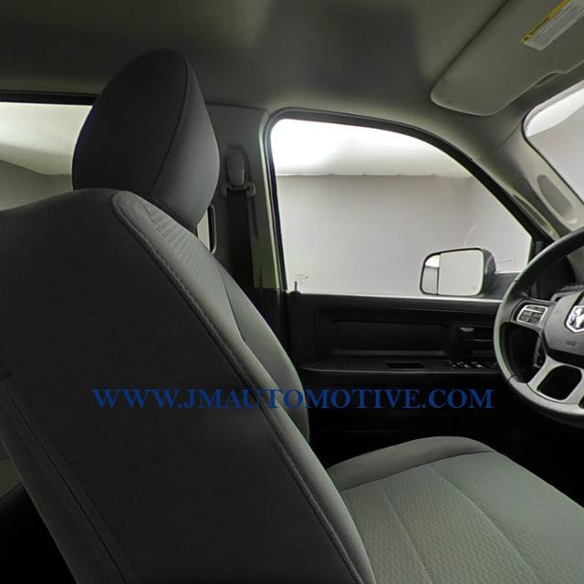 Used Ram 2500 4WD Crew Cab 149 Tradesman 2016 | J&M Automotive Sls&Svc LLC. Naugatuck, Connecticut Used Ram 2500 4WD Crew Cab 149 Tradesman 2016 | J&M Automotive Sls&Svc LLC. Naugatuck, Connecticut