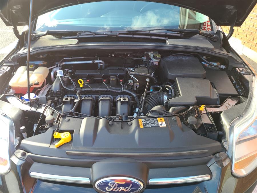 2014 Ford Focus 5dr HB SE, available for sale in Waterbury, Connecticut | National Auto Brokers, Inc.. Waterbury, Connecticut 2014 Ford Focus 5dr HB SE, available for sale in Waterbury, Connecticut | National Auto Brokers, Inc.. Waterbury, Connecticut