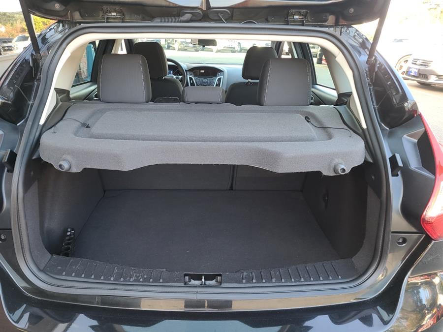 2014 Ford Focus 5dr HB SE, available for sale in Waterbury, Connecticut | National Auto Brokers, Inc.. Waterbury, Connecticut 2014 Ford Focus 5dr HB SE, available for sale in Waterbury, Connecticut | National Auto Brokers, Inc.. Waterbury, Connecticut