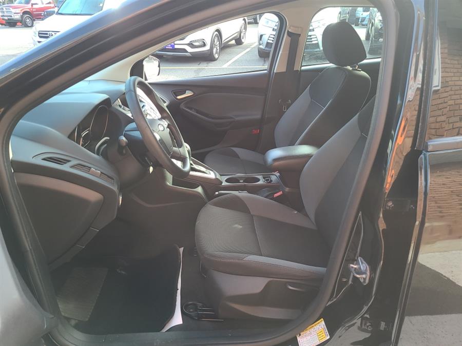 2014 Ford Focus 5dr HB SE, available for sale in Waterbury, Connecticut | National Auto Brokers, Inc.. Waterbury, Connecticut 2014 Ford Focus 5dr HB SE, available for sale in Waterbury, Connecticut | National Auto Brokers, Inc.. Waterbury, Connecticut