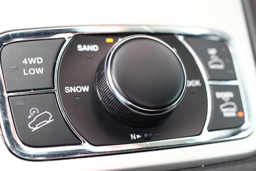 Used Jeep Grand Cherokee Overland 2016 | Hillside Auto Mall Inc.. Jamaica, New York Used Jeep Grand Cherokee Overland 2016 | Hillside Auto Mall Inc.. Jamaica, New York