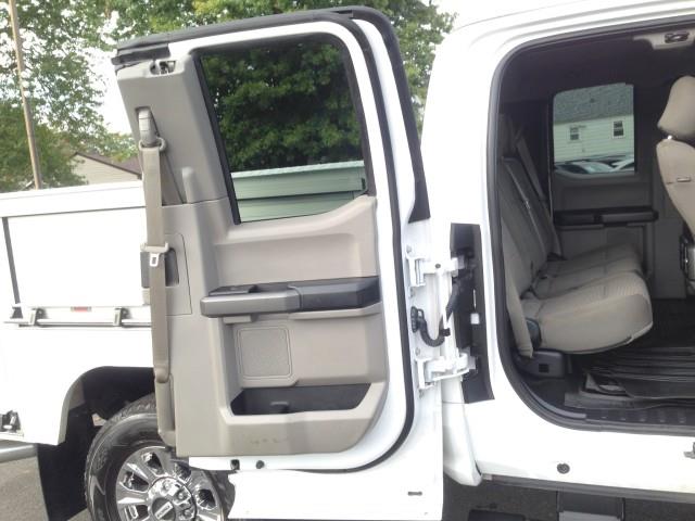 Used Ford F-350 Srw Super Duty XLT 4WD Commercial w/ rearCam 2017 | Car Revolution. Maple Shade, New Jersey Used Ford F-350 Srw Super Duty XLT 4WD Commercial w/ rearCam 2017 | Car Revolution. Maple Shade, New Jersey