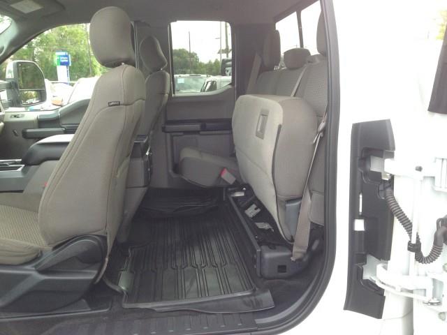 Used Ford F-350 Srw Super Duty XLT 4WD Commercial w/ rearCam 2017 | Car Revolution. Maple Shade, New Jersey Used Ford F-350 Srw Super Duty XLT 4WD Commercial w/ rearCam 2017 | Car Revolution. Maple Shade, New Jersey