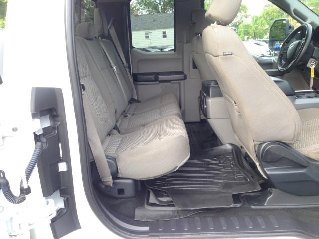 Used Ford F-350 Srw Super Duty XLT 4WD Commercial w/ rearCam 2017 | Car Revolution. Maple Shade, New Jersey Used Ford F-350 Srw Super Duty XLT 4WD Commercial w/ rearCam 2017 | Car Revolution. Maple Shade, New Jersey