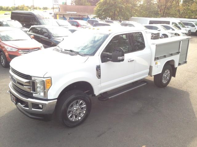 Used Ford F-350 Srw Super Duty XLT 4WD Commercial w/ rearCam 2017 | Car Revolution. Maple Shade, New Jersey Used Ford F-350 Srw Super Duty XLT 4WD Commercial w/ rearCam 2017 | Car Revolution. Maple Shade, New Jersey