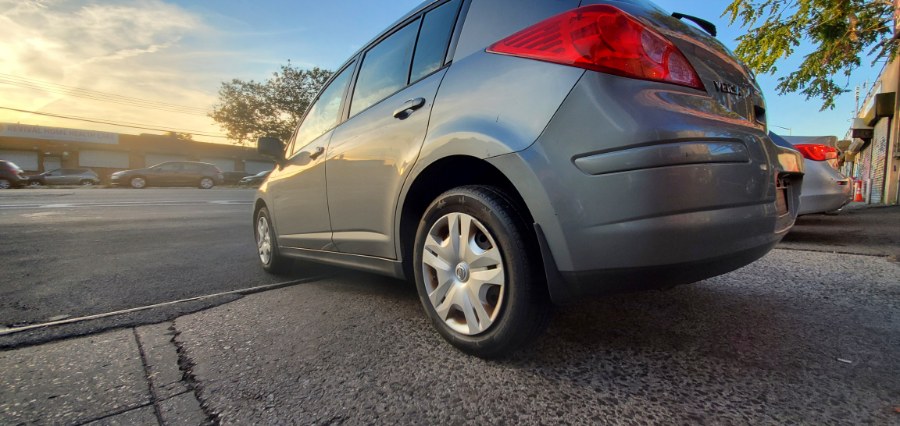 Used Nissan Versa 5dr HB I4 Auto 1.8 S 2010 | Rubber Bros Auto World. Brooklyn, New York Used Nissan Versa 5dr HB I4 Auto 1.8 S 2010 | Rubber Bros Auto World. Brooklyn, New York
