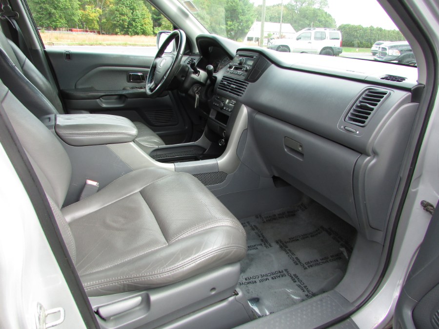 Used Honda Pilot 4WD EX Auto w/Leather 2003 | United Auto Sales of E Windsor, Inc. East Windsor, Connecticut Used Honda Pilot 4WD EX Auto w/Leather 2003 | United Auto Sales of E Windsor, Inc. East Windsor, Connecticut