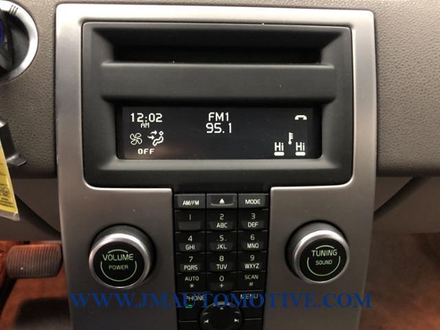 Used Volvo S40 4dr Sdn Auto FWD w/Moonroof 2010 | J&M Automotive Sls&Svc LLC. Naugatuck, Connecticut Used Volvo S40 4dr Sdn Auto FWD w/Moonroof 2010 | J&M Automotive Sls&Svc LLC. Naugatuck, Connecticut