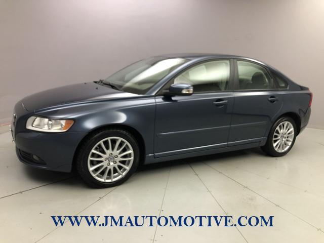 2010 Volvo S40 4dr Sdn Auto FWD w/Moonroof, available for sale in Naugatuck, Connecticut | J&M Automotive Sls&Svc LLC. Naugatuck, Connecticut