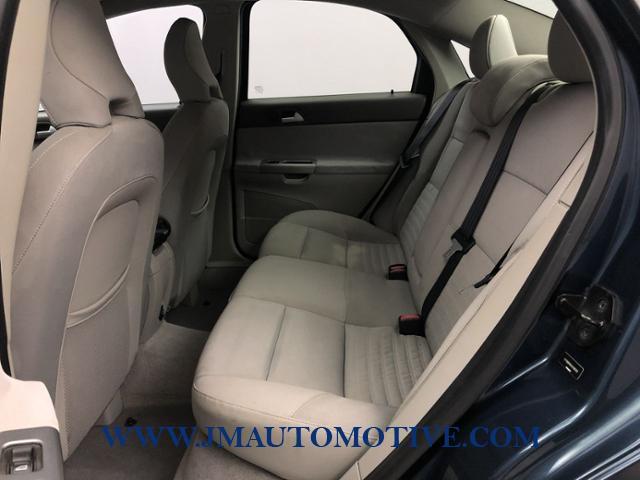 Used Volvo S40 4dr Sdn Auto FWD w/Moonroof 2010 | J&M Automotive Sls&Svc LLC. Naugatuck, Connecticut Used Volvo S40 4dr Sdn Auto FWD w/Moonroof 2010 | J&M Automotive Sls&Svc LLC. Naugatuck, Connecticut