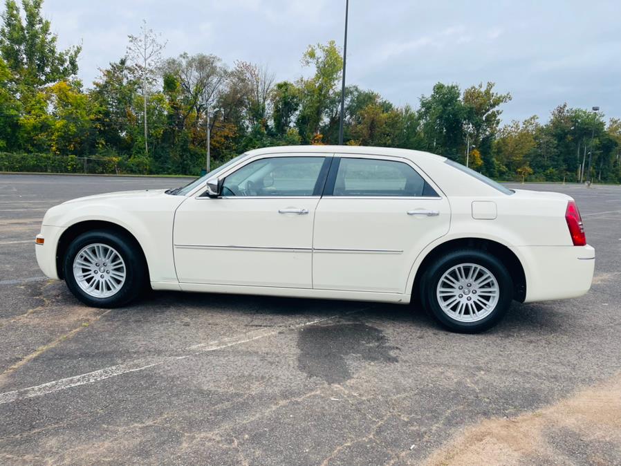 Used Chrysler 300 4dr Sdn Touring RWD Fleet 2010 | Supreme Automotive. New Britain, Connecticut Used Chrysler 300 4dr Sdn Touring RWD Fleet 2010 | Supreme Automotive. New Britain, Connecticut