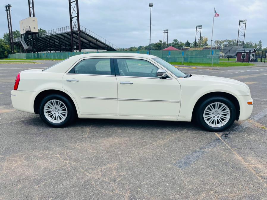 Used Chrysler 300 4dr Sdn Touring RWD Fleet 2010 | Supreme Automotive. New Britain, Connecticut Used Chrysler 300 4dr Sdn Touring RWD Fleet 2010 | Supreme Automotive. New Britain, Connecticut
