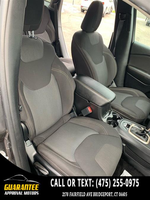 2017 Jeep Cherokee 75th Anniversary 4x4 4dr SUV, available for sale in Bridgeport, Connecticut | Guarantee Approval Motors. Bridgeport, Connecticut 2017 Jeep Cherokee 75th Anniversary 4x4 4dr SUV, available for sale in Bridgeport, Connecticut | Guarantee Approval Motors. Bridgeport, Connecticut
