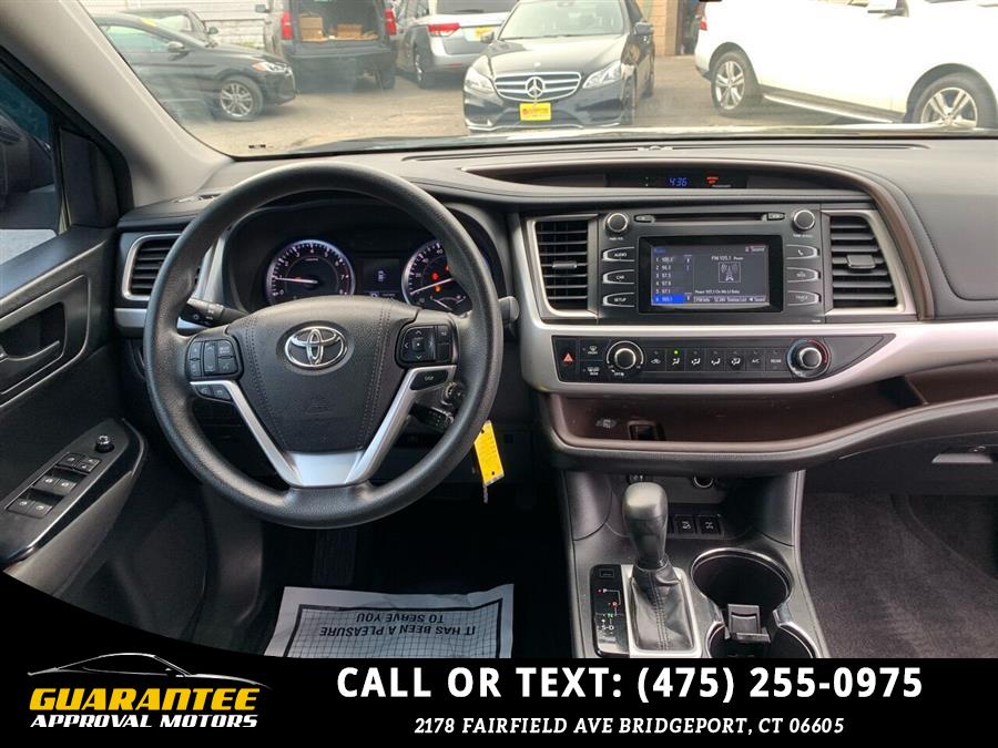 2016 Toyota Highlander LE AWD 4dr SUV, available for sale in Bridgeport, Connecticut | Guarantee Approval Motors. Bridgeport, Connecticut 2016 Toyota Highlander LE AWD 4dr SUV, available for sale in Bridgeport, Connecticut | Guarantee Approval Motors. Bridgeport, Connecticut