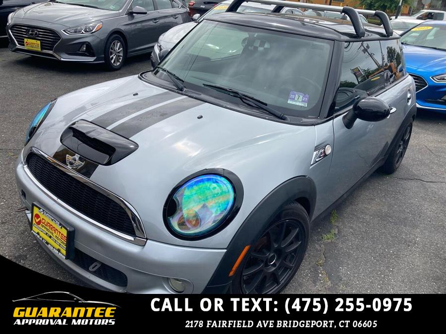 Used Mini Cooper S 2dr Hatchback 2009 | Guarantee Approval Motors. Bridgeport, Connecticut Used Mini Cooper S 2dr Hatchback 2009 | Guarantee Approval Motors. Bridgeport, Connecticut