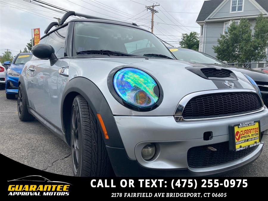 Used Mini Cooper S 2dr Hatchback 2009 | Guarantee Approval Motors. Bridgeport, Connecticut Used Mini Cooper S 2dr Hatchback 2009 | Guarantee Approval Motors. Bridgeport, Connecticut