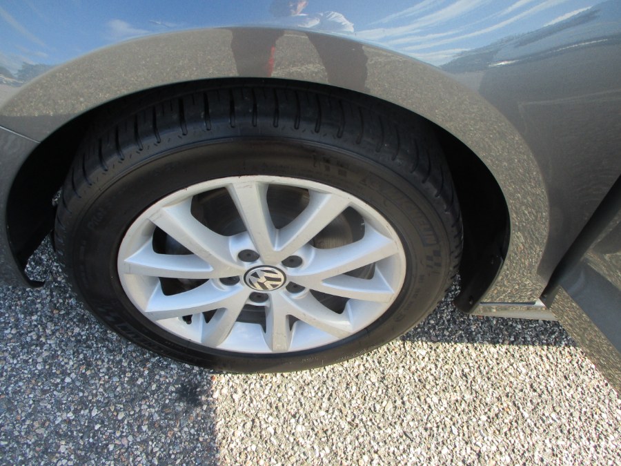 2014 Volkswagen Jetta Sedan 4dr Auto SE PZEV, available for sale in Massapequa, New York | South Shore Auto Brokers & Sales. Massapequa, New York 2014 Volkswagen Jetta Sedan 4dr Auto SE PZEV, available for sale in Massapequa, New York | South Shore Auto Brokers & Sales. Massapequa, New York