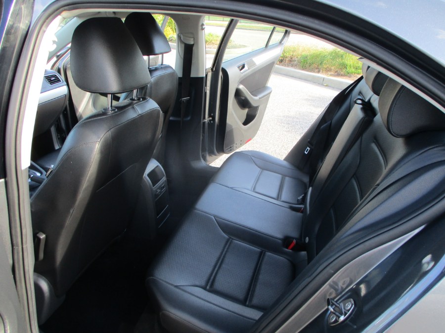 2014 Volkswagen Jetta Sedan 4dr Auto SE PZEV, available for sale in Massapequa, New York | South Shore Auto Brokers & Sales. Massapequa, New York 2014 Volkswagen Jetta Sedan 4dr Auto SE PZEV, available for sale in Massapequa, New York | South Shore Auto Brokers & Sales. Massapequa, New York