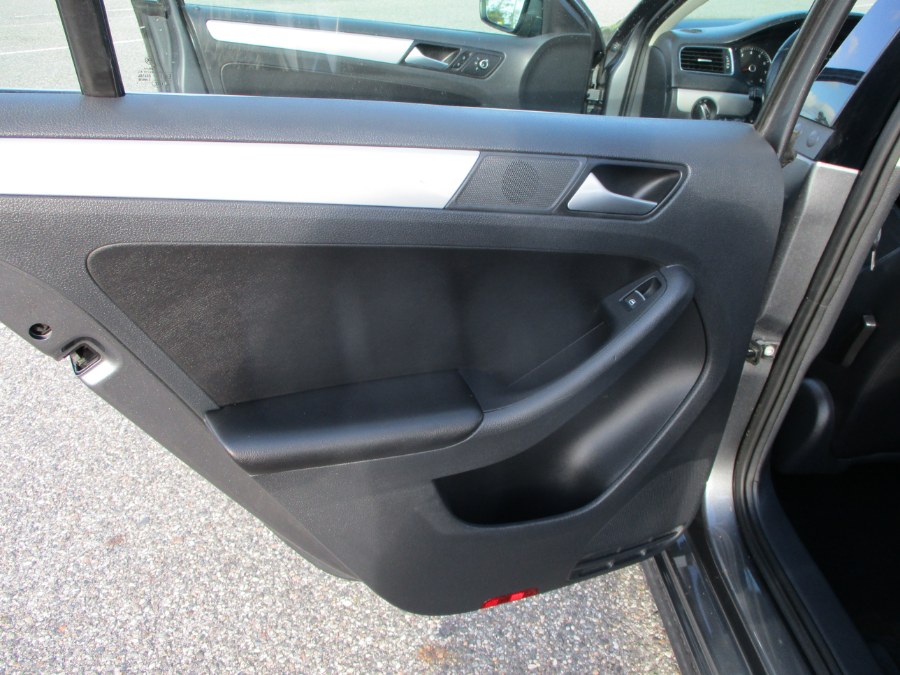 2014 Volkswagen Jetta Sedan 4dr Auto SE PZEV, available for sale in Massapequa, New York | South Shore Auto Brokers & Sales. Massapequa, New York 2014 Volkswagen Jetta Sedan 4dr Auto SE PZEV, available for sale in Massapequa, New York | South Shore Auto Brokers & Sales. Massapequa, New York