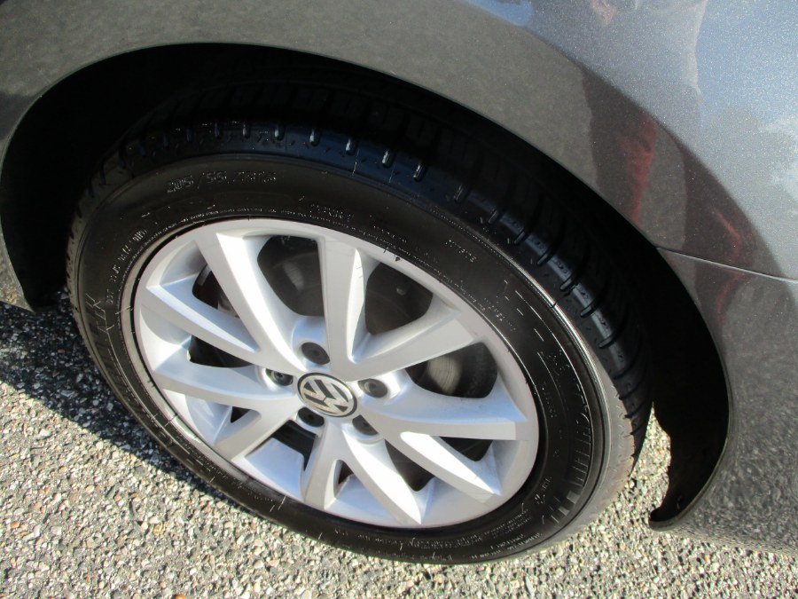 2014 Volkswagen Jetta Sedan 4dr Auto SE PZEV, available for sale in Massapequa, New York | South Shore Auto Brokers & Sales. Massapequa, New York 2014 Volkswagen Jetta Sedan 4dr Auto SE PZEV, available for sale in Massapequa, New York | South Shore Auto Brokers & Sales. Massapequa, New York