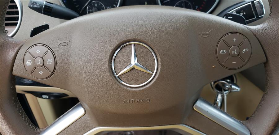 2009 Mercedes-Benz M-Class 4MATIC 4dr 3.5L, available for sale in Little Ferry, New Jersey | Victoria Preowned Autos Inc. Little Ferry, New Jersey 2009 Mercedes-Benz M-Class 4MATIC 4dr 3.5L, available for sale in Little Ferry, New Jersey | Victoria Preowned Autos Inc. Little Ferry, New Jersey