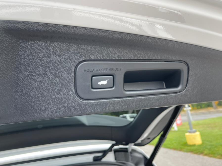 2022 Acura MDX SH-AWD w/Advance Package, available for sale in South Windsor, Connecticut | Mike And Tony Auto Sales, Inc. South Windsor, Connecticut 2022 Acura MDX SH-AWD w/Advance Package, available for sale in South Windsor, Connecticut | Mike And Tony Auto Sales, Inc. South Windsor, Connecticut