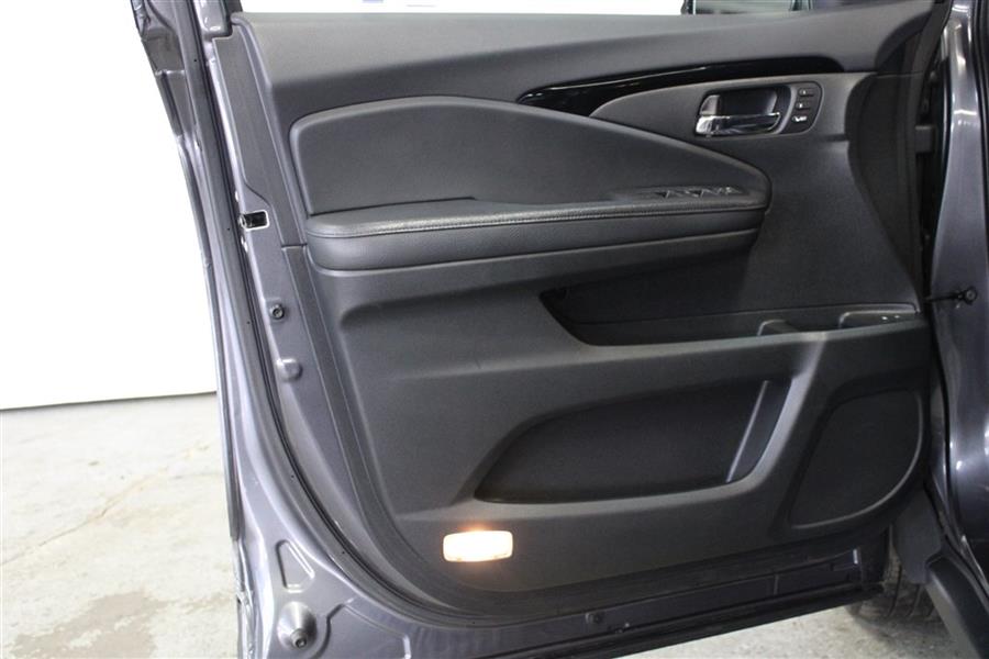 2017 Honda Pilot TOURING, available for sale in Paterson, New Jersey | Fast Track Motors. Paterson, New Jersey 2017 Honda Pilot TOURING, available for sale in Paterson, New Jersey | Fast Track Motors. Paterson, New Jersey