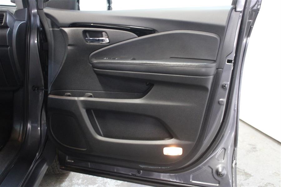 2017 Honda Pilot TOURING, available for sale in Paterson, New Jersey | Fast Track Motors. Paterson, New Jersey 2017 Honda Pilot TOURING, available for sale in Paterson, New Jersey | Fast Track Motors. Paterson, New Jersey