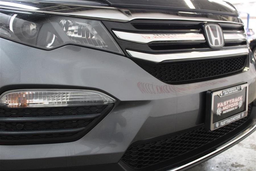 2017 Honda Pilot TOURING, available for sale in Paterson, New Jersey | Fast Track Motors. Paterson, New Jersey 2017 Honda Pilot TOURING, available for sale in Paterson, New Jersey | Fast Track Motors. Paterson, New Jersey