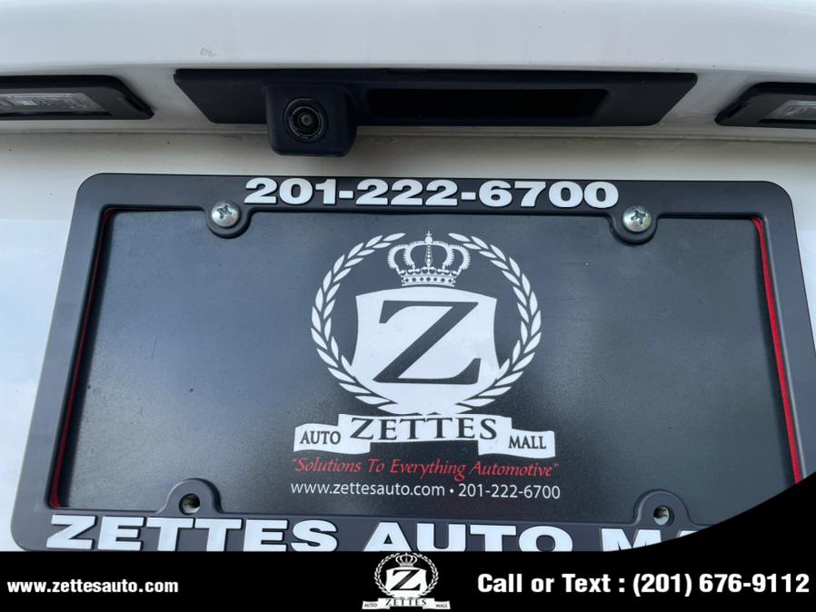 Used Chevrolet Equinox FWD 4dr LT w/2LT 2020 | Zettes Auto Mall. Jersey City, New Jersey Used Chevrolet Equinox FWD 4dr LT w/2LT 2020 | Zettes Auto Mall. Jersey City, New Jersey