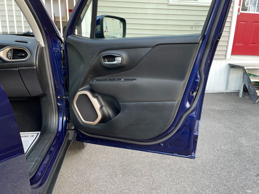 2016 Jeep Renegade 4WD 4dr Latitude, available for sale in Paterson, New Jersey | DZ Automall. Paterson, New Jersey 2016 Jeep Renegade 4WD 4dr Latitude, available for sale in Paterson, New Jersey | DZ Automall. Paterson, New Jersey