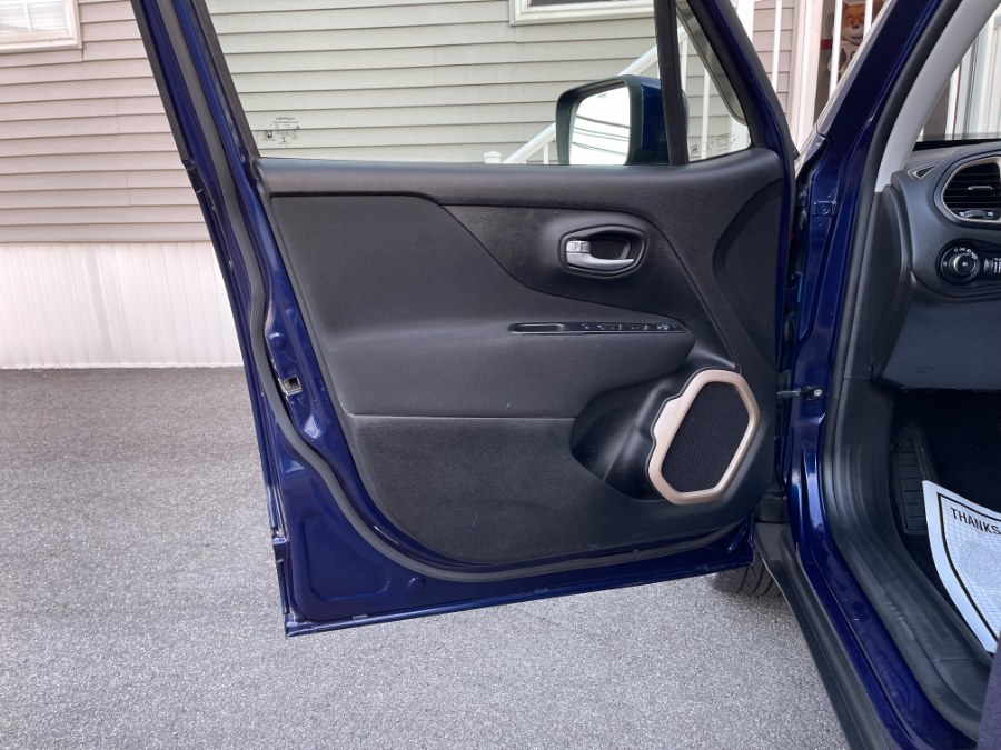 2016 Jeep Renegade 4WD 4dr Latitude, available for sale in Paterson, New Jersey | DZ Automall. Paterson, New Jersey 2016 Jeep Renegade 4WD 4dr Latitude, available for sale in Paterson, New Jersey | DZ Automall. Paterson, New Jersey