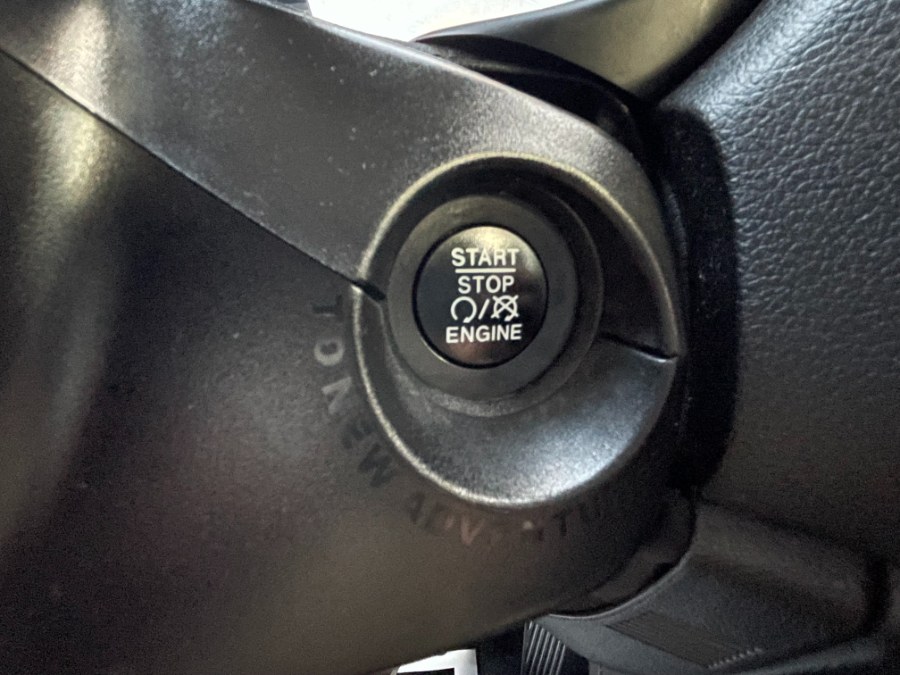 2016 Jeep Renegade 4WD 4dr Latitude, available for sale in Paterson, New Jersey | DZ Automall. Paterson, New Jersey 2016 Jeep Renegade 4WD 4dr Latitude, available for sale in Paterson, New Jersey | DZ Automall. Paterson, New Jersey