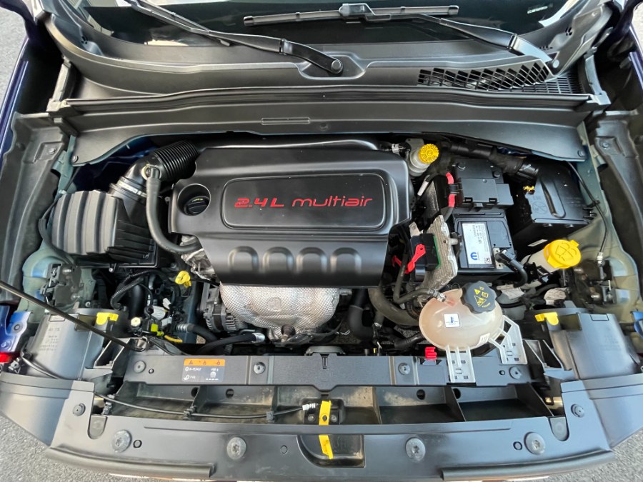 2016 Jeep Renegade 4WD 4dr Latitude, available for sale in Paterson, New Jersey | DZ Automall. Paterson, New Jersey 2016 Jeep Renegade 4WD 4dr Latitude, available for sale in Paterson, New Jersey | DZ Automall. Paterson, New Jersey