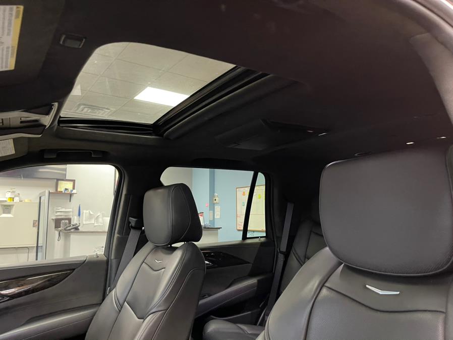 Used Cadillac Escalade 4WD 4dr Platinum 2016 | 5 Towns Drive. Inwood, New York Used Cadillac Escalade 4WD 4dr Platinum 2016 | 5 Towns Drive. Inwood, New York