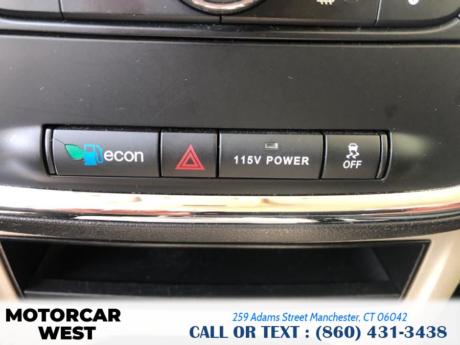 2015 Chrysler Town & Country 4dr Wgn Touring, available for sale in Manchester, Connecticut | Motorcar West. Manchester, Connecticut 2015 Chrysler Town & Country 4dr Wgn Touring, available for sale in Manchester, Connecticut | Motorcar West. Manchester, Connecticut