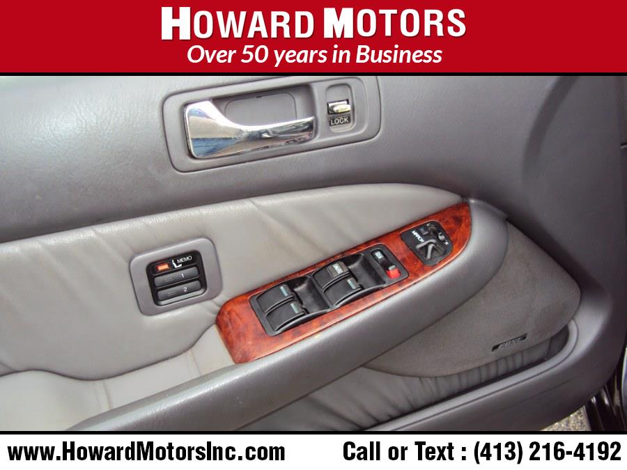 Used Acura RL 4dr Sdn w/Navigation System 2002 | Howard Motors. Springfield, Massachusetts Used Acura RL 4dr Sdn w/Navigation System 2002 | Howard Motors. Springfield, Massachusetts