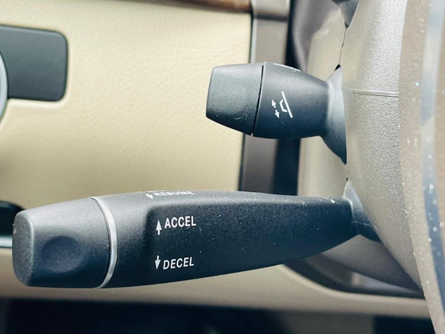 2015 Mercedes-Benz M-Class RWD 4dr ML 350, available for sale in New Britain, Connecticut | Supreme Automotive. New Britain, Connecticut 2015 Mercedes-Benz M-Class RWD 4dr ML 350, available for sale in New Britain, Connecticut | Supreme Automotive. New Britain, Connecticut