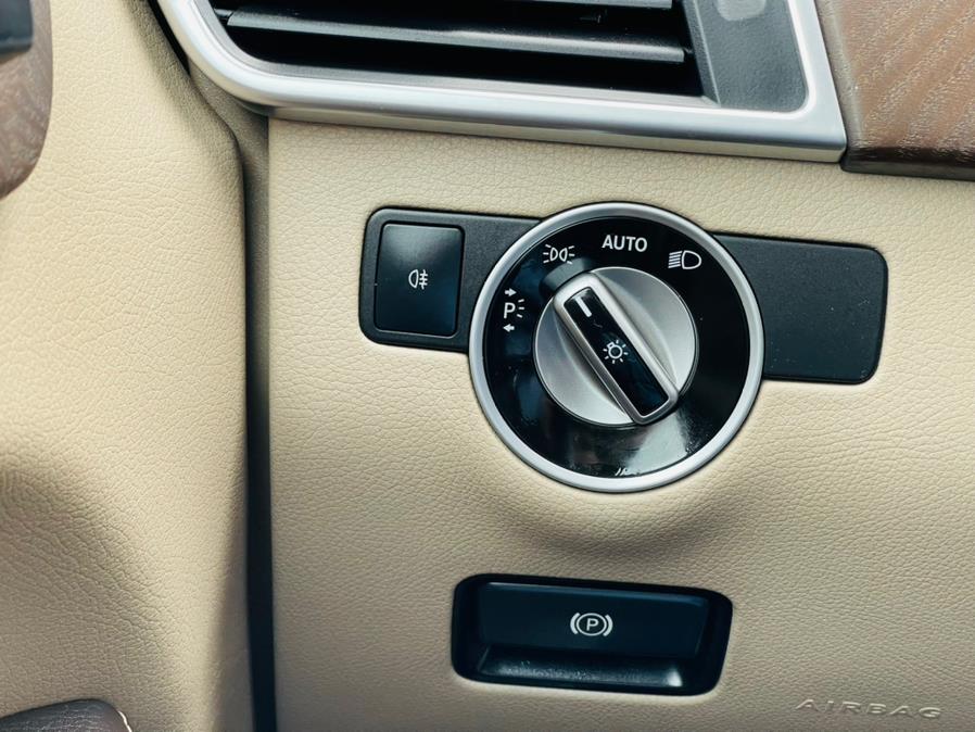 2015 Mercedes-Benz M-Class RWD 4dr ML 350, available for sale in New Britain, Connecticut | Supreme Automotive. New Britain, Connecticut 2015 Mercedes-Benz M-Class RWD 4dr ML 350, available for sale in New Britain, Connecticut | Supreme Automotive. New Britain, Connecticut