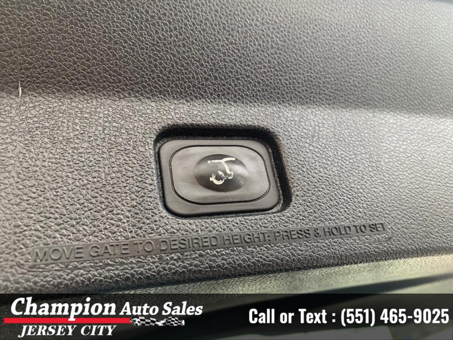 Used Ford Explorer 4WD 4dr Platinum 2016 | Champion Auto Sales of JC. Jersey City, New Jersey Used Ford Explorer 4WD 4dr Platinum 2016 | Champion Auto Sales of JC. Jersey City, New Jersey
