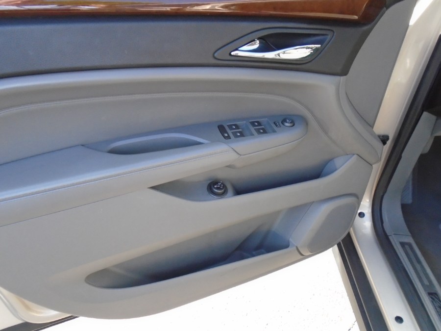 2010 Cadillac SRX AWD 4dr Performance Collection, available for sale in Waterbury, Connecticut | Jim Juliani Motors. Waterbury, Connecticut 2010 Cadillac SRX AWD 4dr Performance Collection, available for sale in Waterbury, Connecticut | Jim Juliani Motors. Waterbury, Connecticut