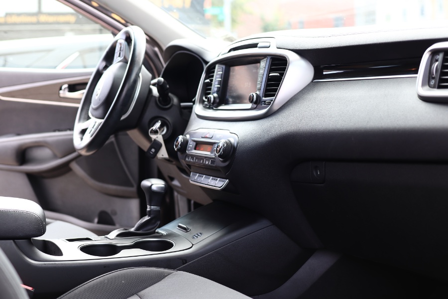 Used Kia Sorento L FWD 2019 | Hillside Auto Mall Inc.. Jamaica, New York Used Kia Sorento L FWD 2019 | Hillside Auto Mall Inc.. Jamaica, New York
