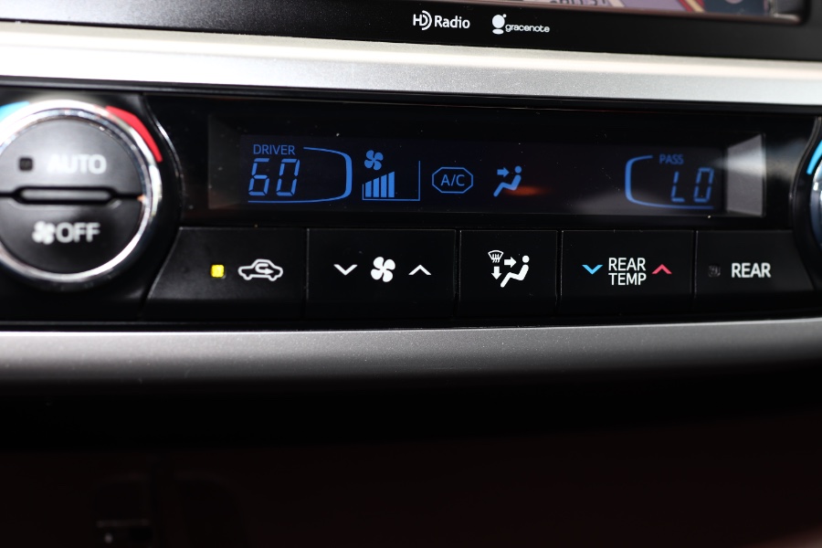 Used Toyota Highlander AWD 4dr V6 XLE (Natl) 2015 | Hillside Auto Mall Inc.. Jamaica, New York Used Toyota Highlander AWD 4dr V6 XLE (Natl) 2015 | Hillside Auto Mall Inc.. Jamaica, New York