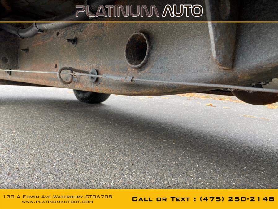 2002 GMC Sierra 2500HD Crew Cab 153" WB 4WD SLE, available for sale in Waterbury, Connecticut | Platinum Auto Care. Waterbury, Connecticut 2002 GMC Sierra 2500HD Crew Cab 153" WB 4WD SLE, available for sale in Waterbury, Connecticut | Platinum Auto Care. Waterbury, Connecticut